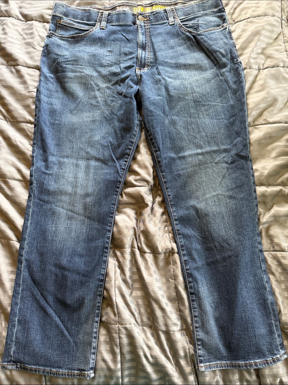 Lee Men's Straight Jeans in Medium Blue Wash